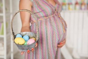 Zwölf entzückende Ostern / Frühling Schwangerschafts Ankündigungs Ideen 1