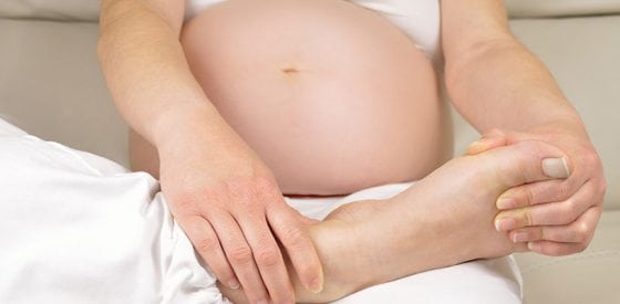 Tipps für geschwollene Füße während der Schwangerschaft