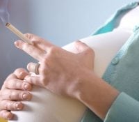 Nikotinbelastung während der Schwangerschaft kann zu Hörproblemen bei Kindern führen  1