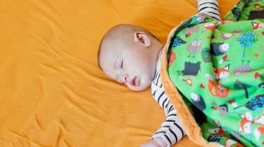 Selbstgemachte Babydecken ohne Nähen