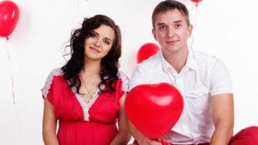 Ein Partnerleitfaden für den perfekten Valentinstag einer schwangeren Frau 1