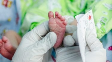 Neugeborenen-Untersuchungen zur Früherkennung von Mukoviszidose und anderen Problemen