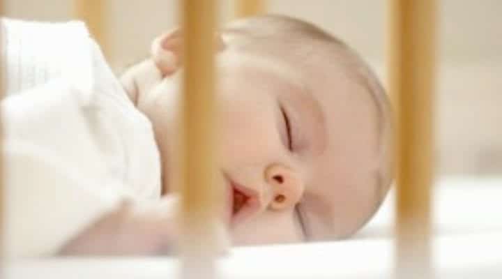 Ein sicherer Schlafplatz für Ihr Baby: Was Sie beachten müssen