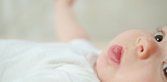 Wie ein angewachsenes Zungenbändchen beim Baby zu verstehen und zu behandeln ist 2