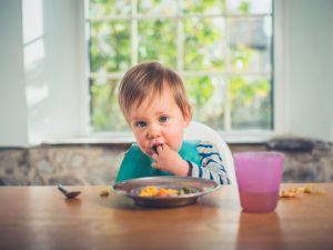 Eine komplette Darstellung des babygeführten Abstillens