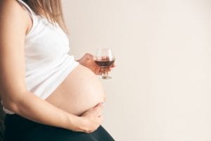 Was Sie über dealkoholisierte Getränke während der Schwangerschaft wissen sollten