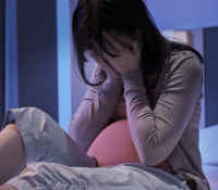 Wie man mit Depressionen während der Schwangerschaft fertig wird