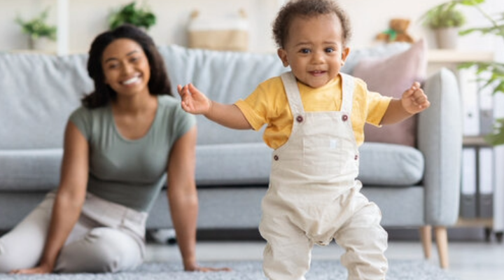 Wissenschaftler entdecken jene Gene, die beeinflussen, wann Babys anfangen zu laufen
