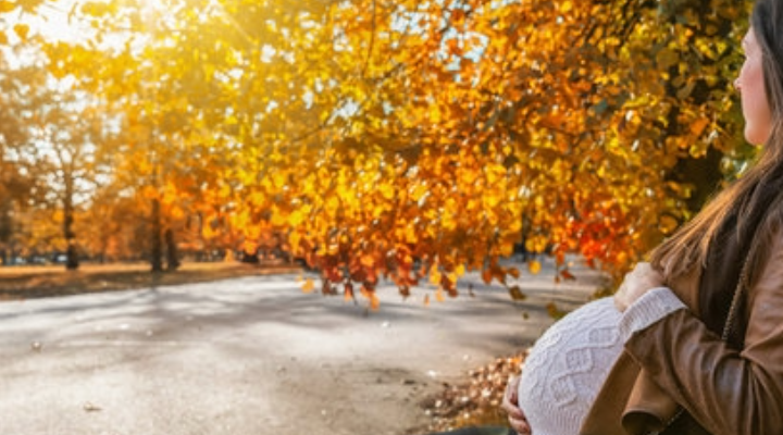 Must-Haves für eine Herbst-Schwangerschaft: Gut vorbereitet durch die goldene Jahreszeit