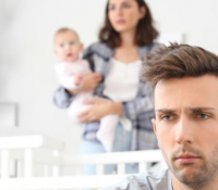 Ein Jahr nach der Geburt ihres Kindes sind Väter einem erhöhten Risiko für Depressionen ausgesetzt