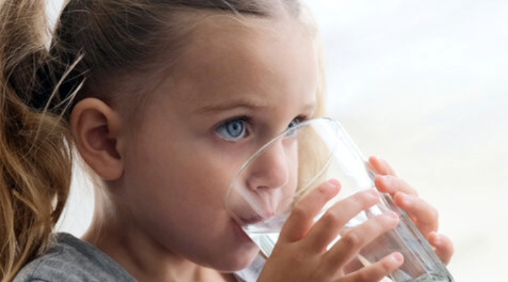 MIT-Studie zeigt: Kinder reagieren empfindlicher auf krebserregende Chemikalien im Wasser