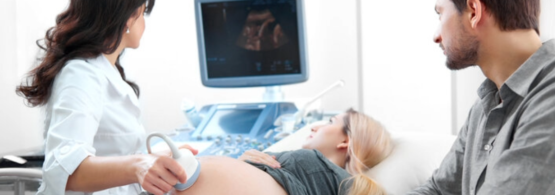 Tragbares Ultraschall-Pflaster überwacht Babys im Mutterleib in Echtzeit