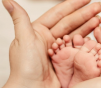 Das Baby ist da: Was Eltern in den ersten Wochen nach der Geburt wissen sollten