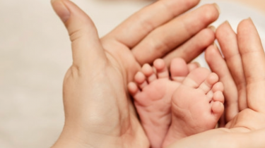 Das Baby ist da: Was Eltern in den ersten Wochen nach der Geburt wissen sollten