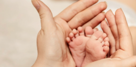 Das Baby ist da: Was Eltern in den ersten Wochen nach der Geburt wissen sollten