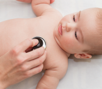 Baby mit Herzfehler