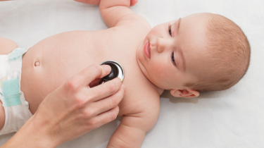 Baby mit Herzfehler