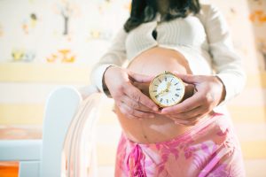 Die innere Uhr des Babys: Wie Licht und Schlaf der Mutter die Entwicklung vor der Geburt beeinflussen könnten 1
