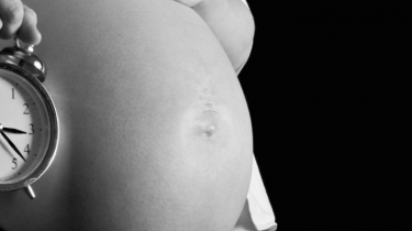 Die innere Uhr des Babys: Wie Licht und Schlaf der Mutter die Entwicklung vor der Geburt beeinflussen könnten